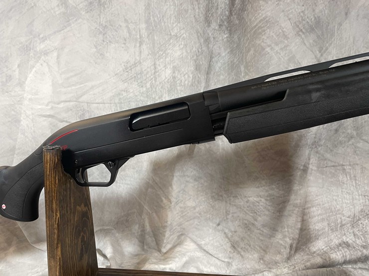 #2015-•-winchester-sxp-12-ga.-pump-action-shotgun,-sn:-tr6022-051949sp-image-5