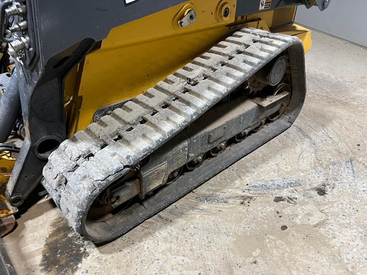 2015-deere-333g-image-12