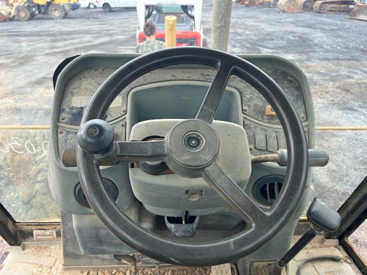 2001-caterpillar-420d-image-34