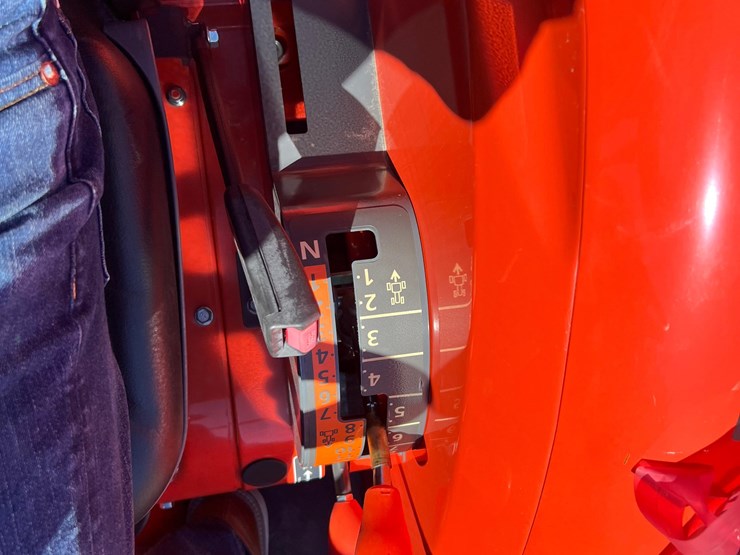 2023-kubota-l3560-image-36