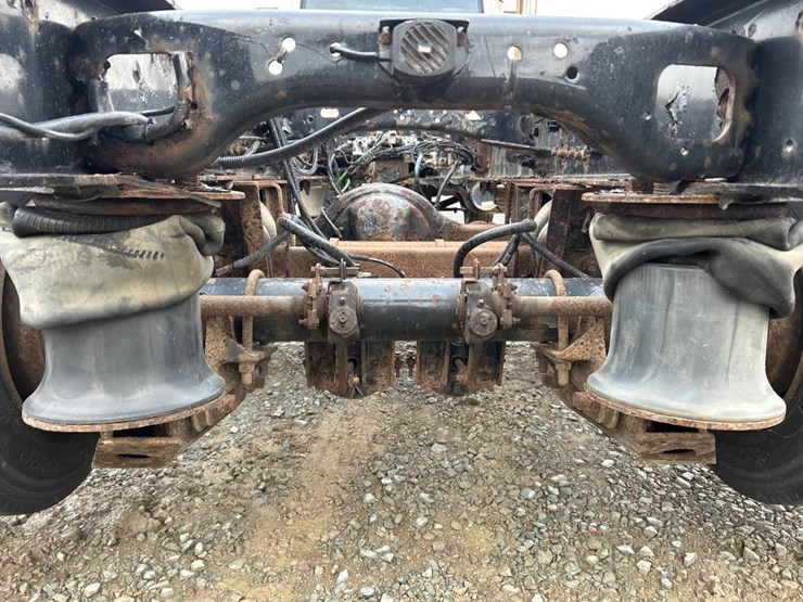 #5016-•-2008-freightliner-business-class-m2-cab-chassis-image-15