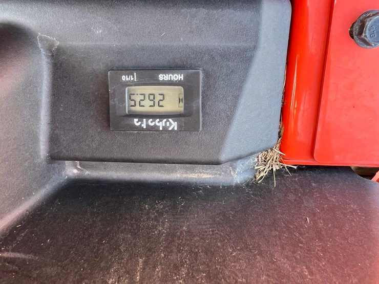 2022-kubota-z422-54-zero-turn-mower-image-14