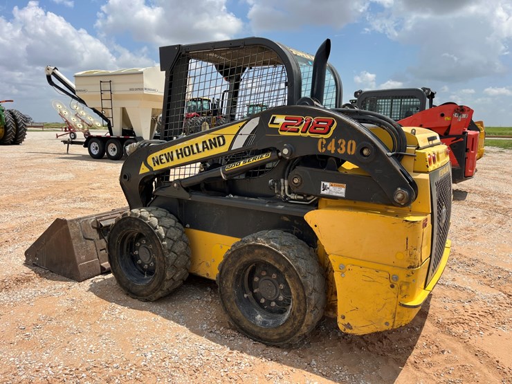 2016-new-holland-l218-image-9