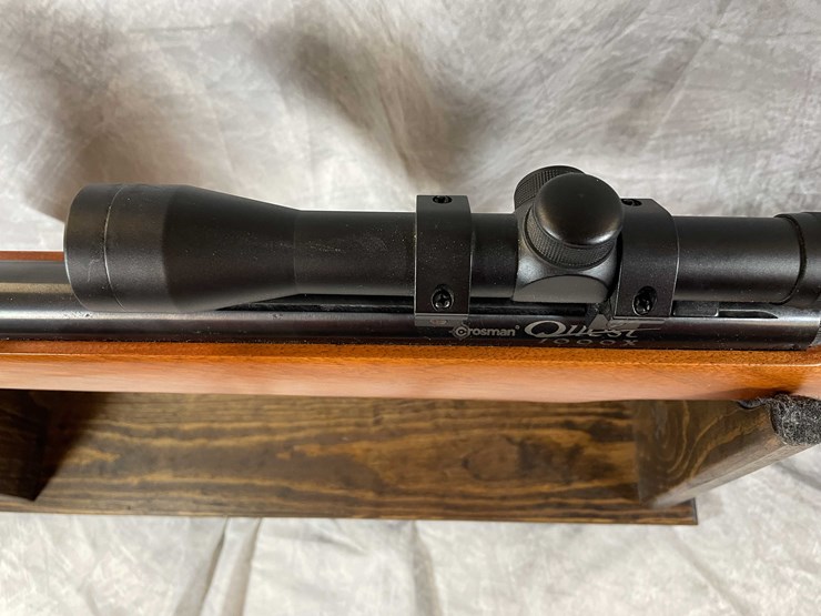 #2056-•-crossman-quest-1000x-air-gun-image-16