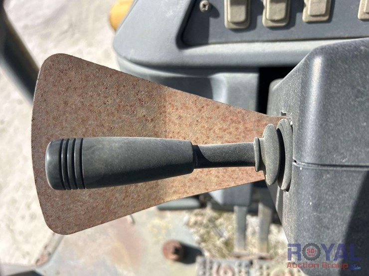 2005-deere-310g-image-15