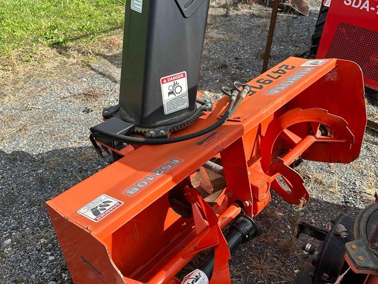 kubota-f5210a-pto-driven-snow-blower-image-2