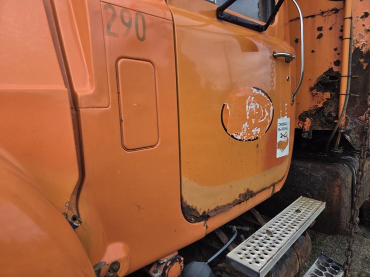 1989-mack-rd690s-image-22