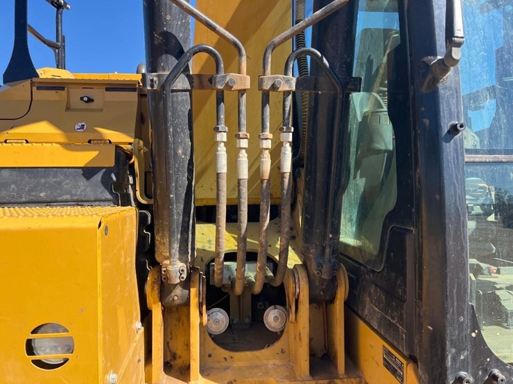 2022-caterpillar-315-gc-image-25