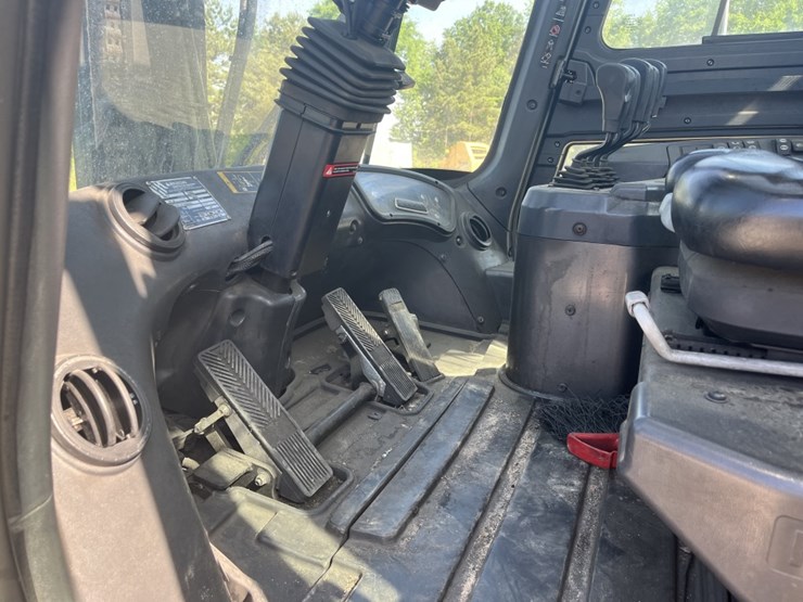 2018-hyundai-80d-9-image-12