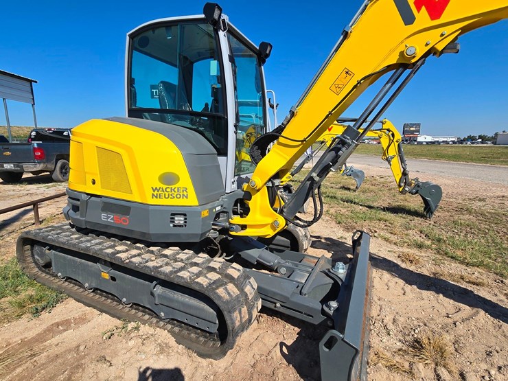 2025-wacker-neuson-ez50-zero-tail-excavator-extremely-low-hours-image-11