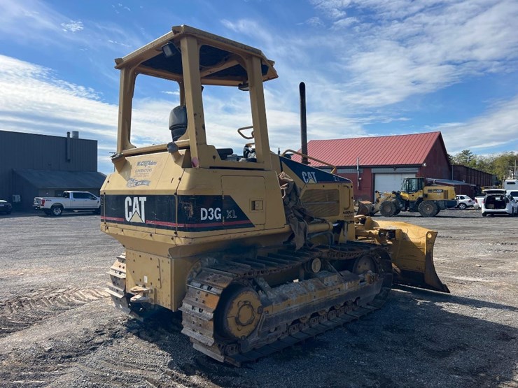 2003-caterpillar-d3g-xl-image-4