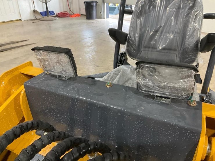 #1007-•-unused-ky460-mini-skid-steer-image-11