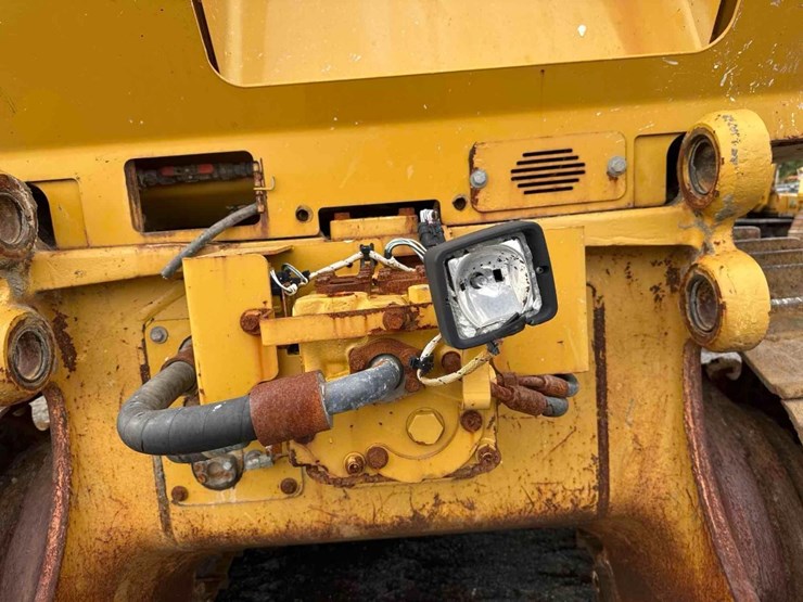 2011-caterpillar-d7e-image-17