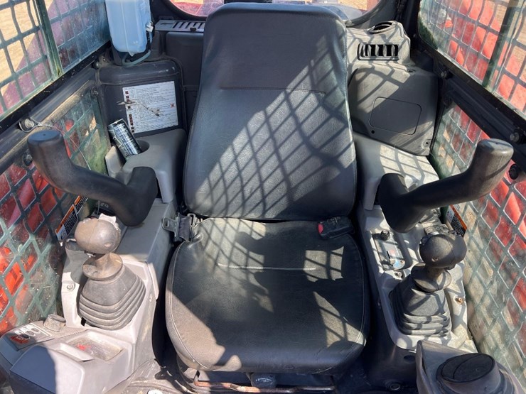 2017-kubota-svl95-2s-image-26