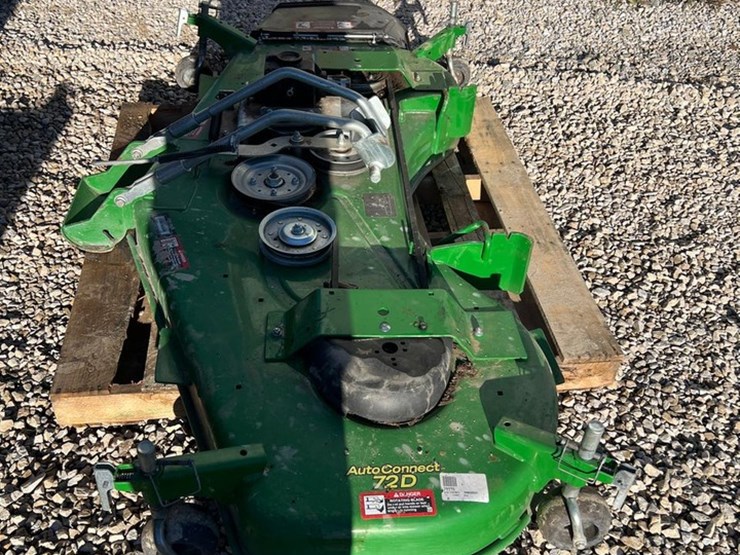 2020-john-deere-3046r-image-44