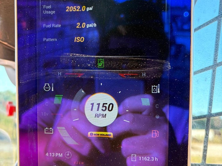 2022-new-holland-c327-image-8