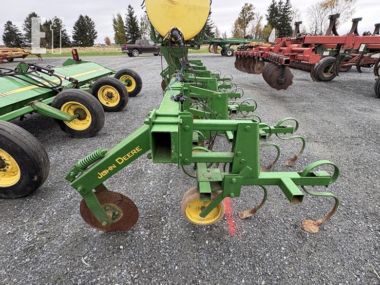 john-deere-100-image-8