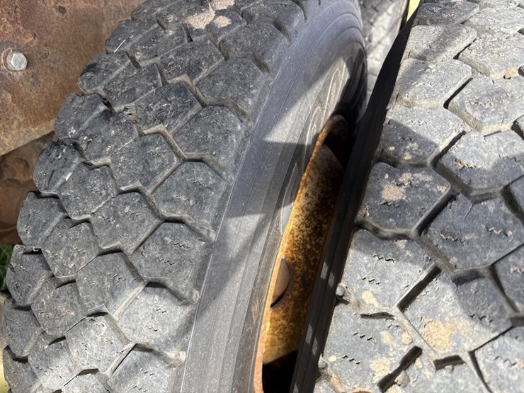 2001-caterpillar-c12-image-68