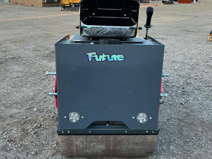 #1250-•-unused-future-ft1000-ride-on-roller-image-4