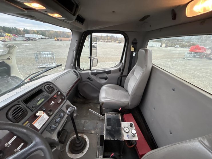 #5016-•-2008-freightliner-business-class-m2-cab-chassis-image-53