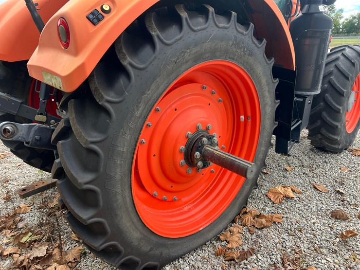 2017-kubota-m7-151-premium-image-23