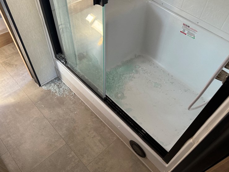 #6895-•-2024-forrest-river-timberwolf-mini-loft-camper-image-33