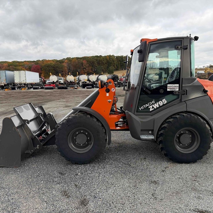 2023 HITACHI ZW95