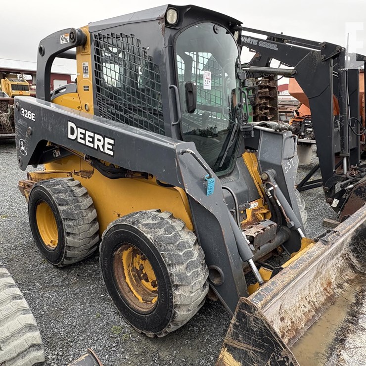 2015 DEERE 326E