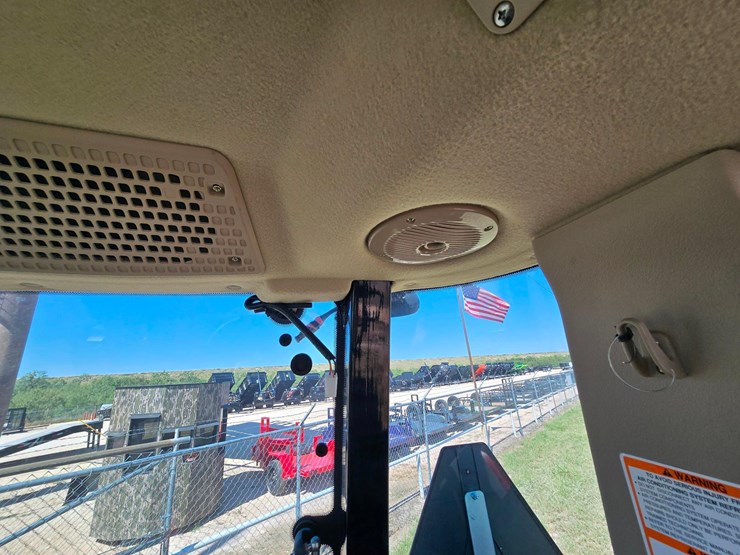 2025-mahindra-6075-image-54