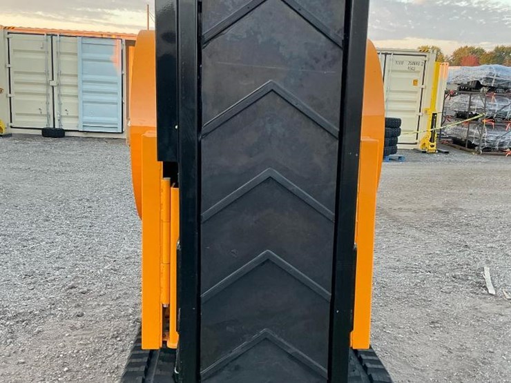 #1225-•-unused-future-ft-ssj430-tracked-crusher-image-8