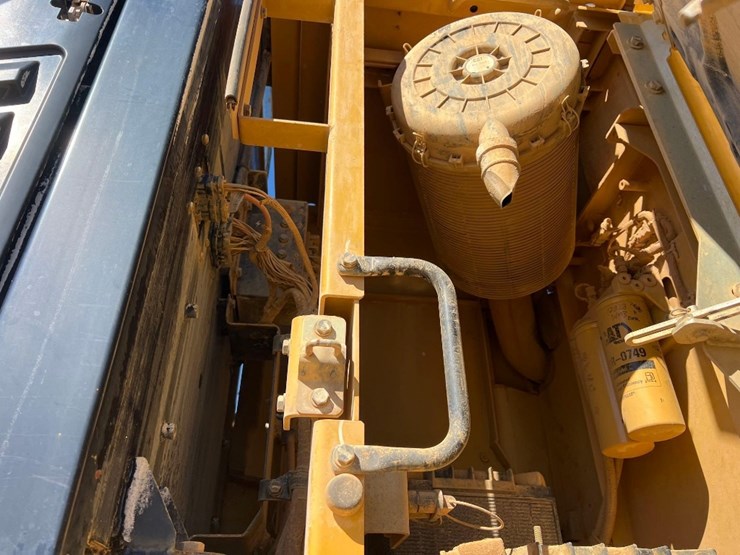 2016-caterpillar-336fl-image-32