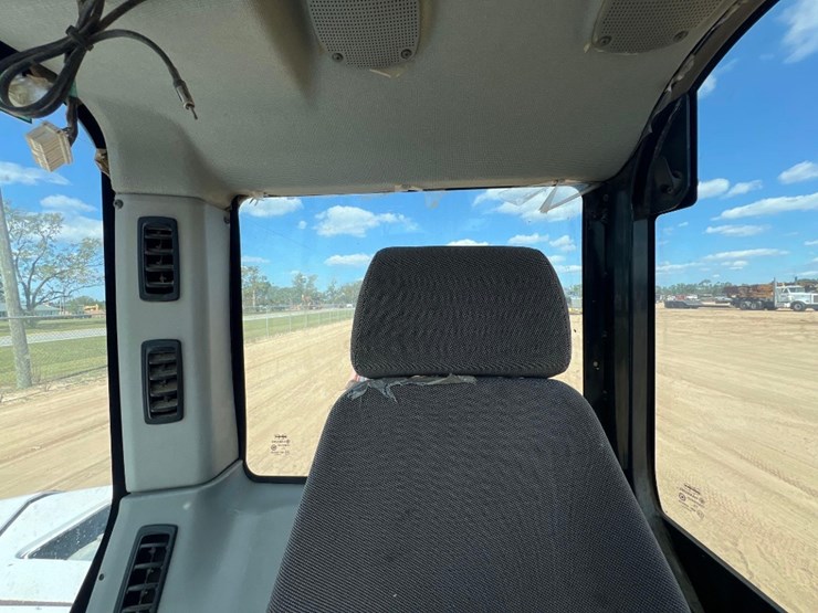 2012-bobcat-e80-image-38