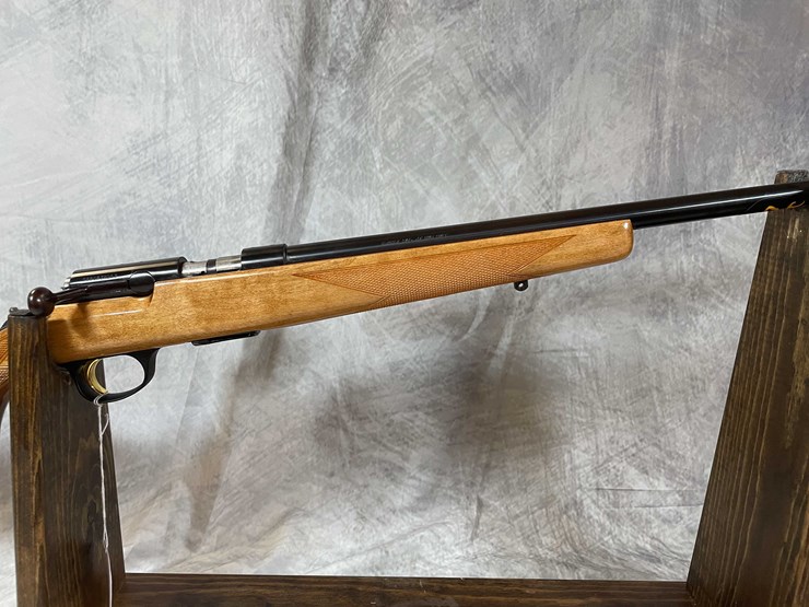 #2062-•-browning-t-bolt-medallion-17-hmr-bolt-action-rifle,-sn:-05518zw253-image-4