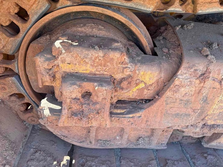 komatsu-d51pxi-24-image-12