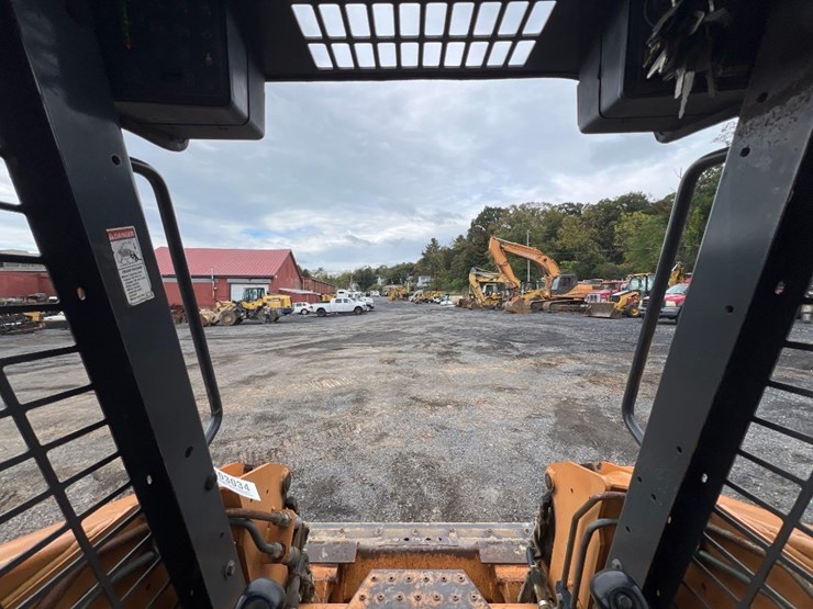 2004-case-40xt-image-30