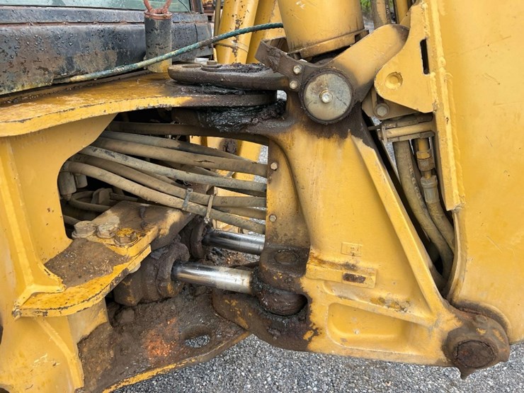 2001-caterpillar-420d-image-16