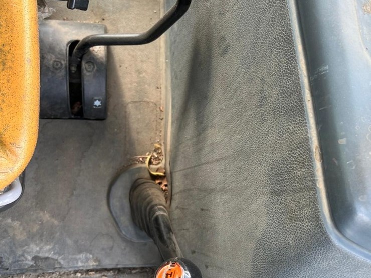 new-holland-tl100a-image-33