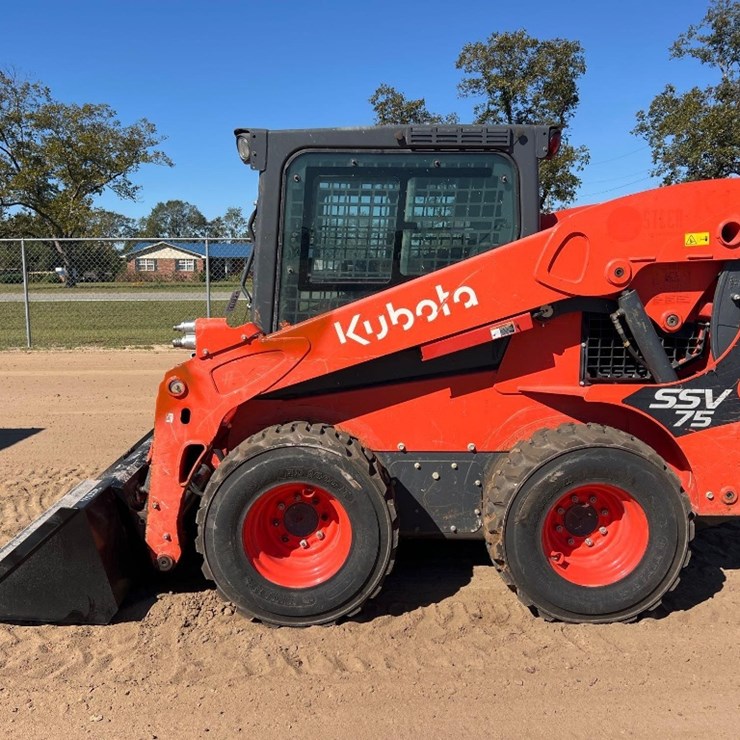 2021 KUBOTA SSV75