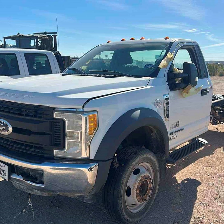 2017 FORD F550