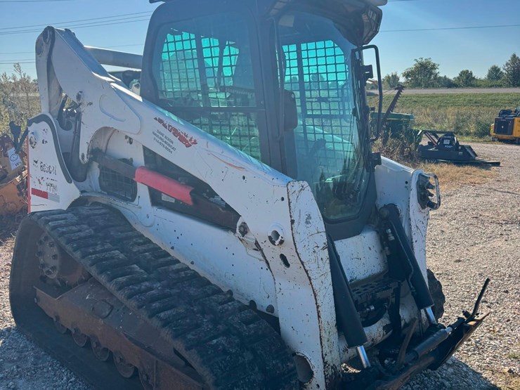 2017-bobcat-t770-image-1