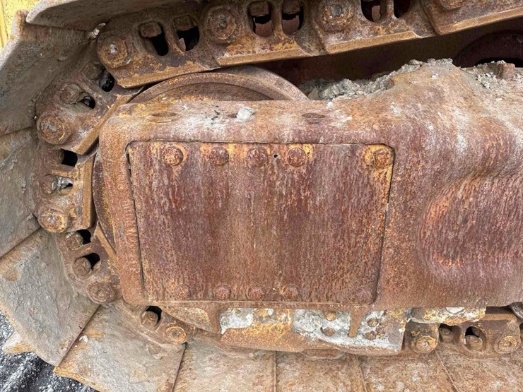 2011-caterpillar-d7e-image-10