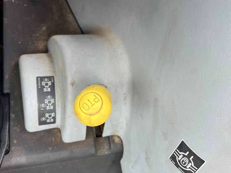 2012-new-holland-boomer-3045-image-29