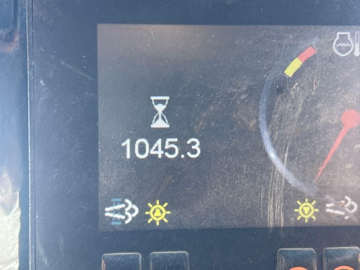 2019-gehl-rt105-image-31