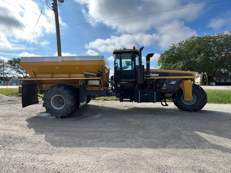 2019-terragator-7300-spinner-truck-image-4