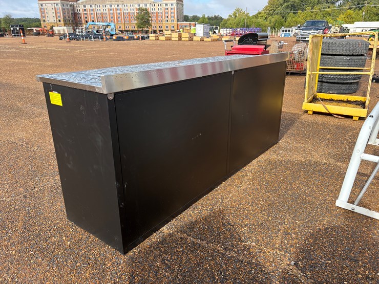 #6934-•-metal-work-bench-with-drawers-image-3