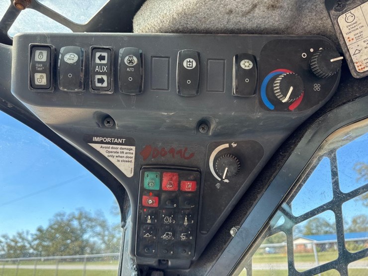 2020-deere-333g-image-25