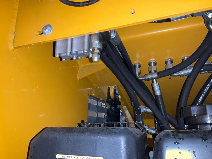 #1012-•-unused-gg385-mini-skid-steer-image-22