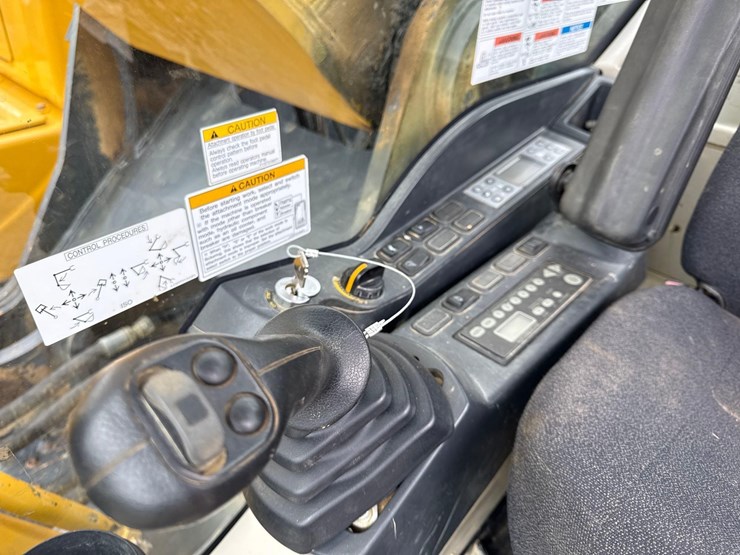 2015-kobelco-sk350-lc-9-image-16