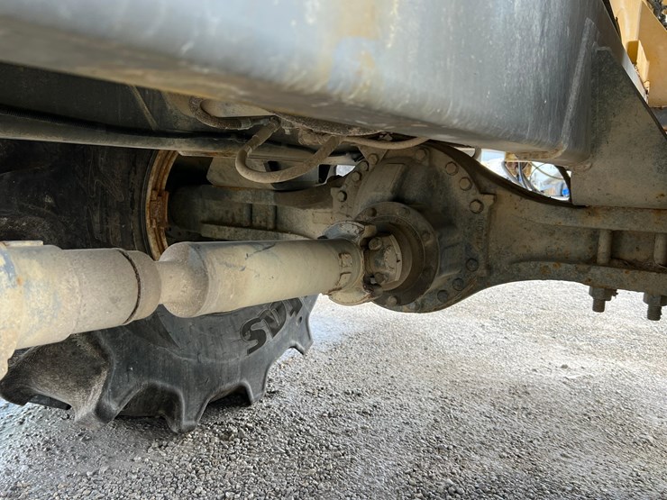 2019-terragator-7300-spinner-truck-image-71