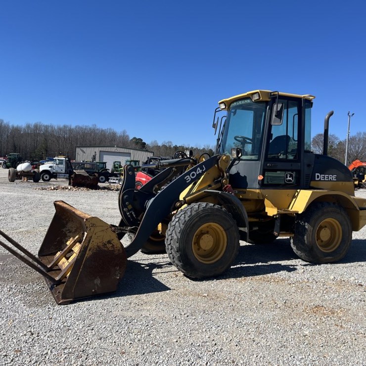 2007 DEERE 304J